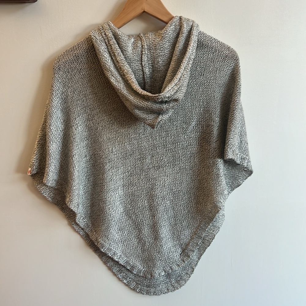 Girls Ripzone Shawl - Picture 3 of 5